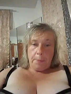 Snapshot of Catherine372311 chatting on September 13, 7:36 pm Catherine372311 online show from September 13, 7:36 pm