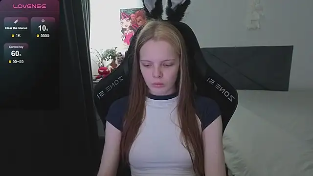 Snapshot of Luna_Navy chatting on September 23, 9:16 am Luna Navy online show from September 23, 9:16 am