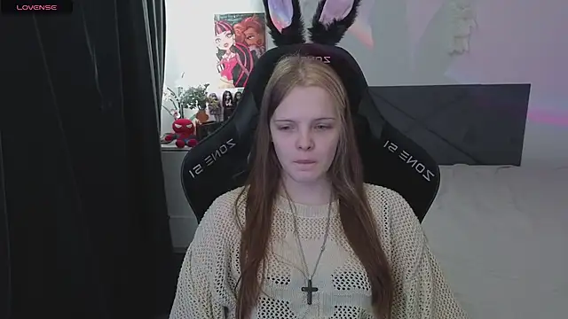 Snapshot of Luna_Navy chatting on September 26, 8:32 am Luna Navy online show from September 26, 8:32 am