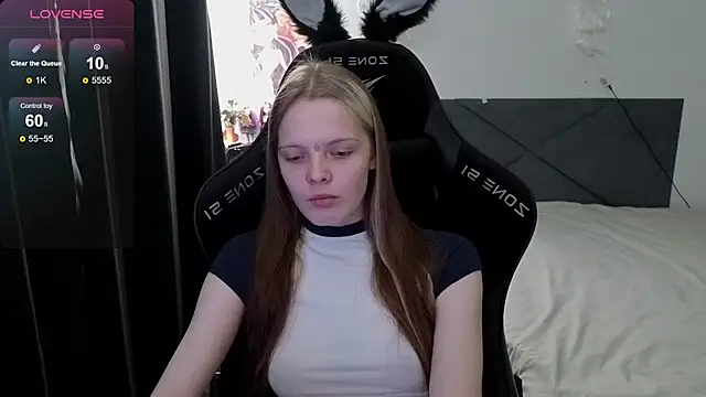 Snapshot of Luna_Navy chatting on September 13, 9:53 am Luna Navy online show from September 13, 9:53 am