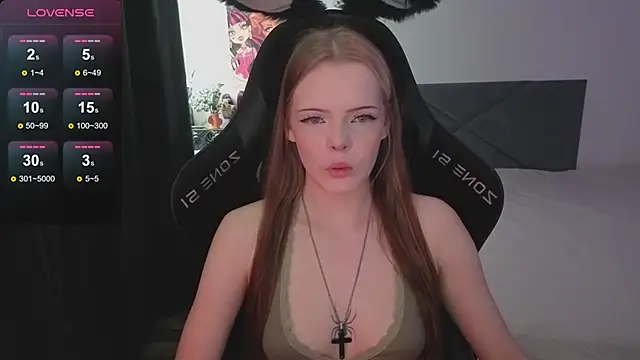 Snapshot of Luna_Navy chatting on November 2, 9:58 am Luna Navy online show from November 2, 9:58 am