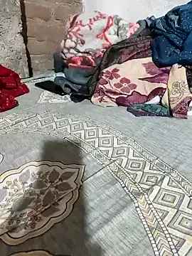 POOJACOUPLE online show from November 12, 8:18 am