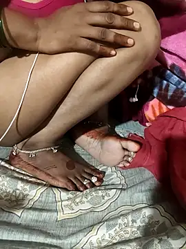 POOJACOUPLE online show from December 4, 8:08 pm