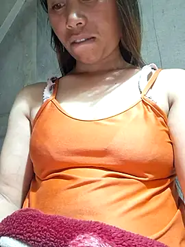 mo4mh online show from May 5, 8:01 pm