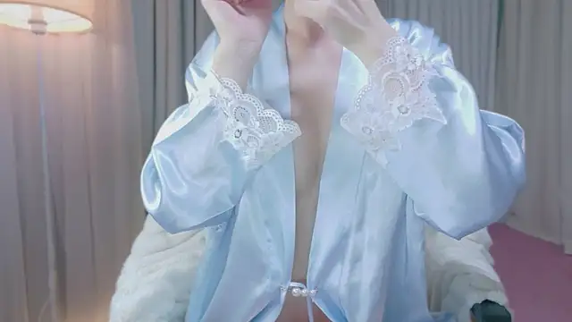 Vessi-babe online show from February 7, 4:15 pm