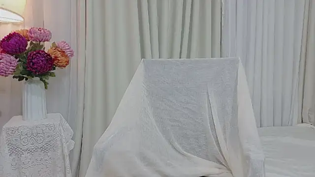 Vessi-babe online show from April 30, 1:51 pm