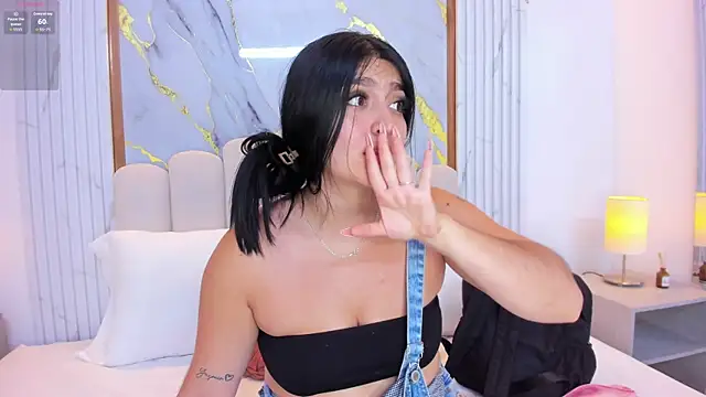 isabel sofiaa online show from October 31, 4:42 am