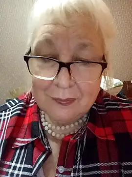 Snapshot of Alexia64231 chatting on November 9, 5:00 am Alexia64231 online show from November 9, 5:00 am