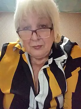 Snapshot of Alexia64231 chatting on October 25, 6:19 pm Alexia64231 online show from October 25, 6:19 pm