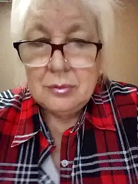 Snapshot of Alexia64231 chatting on November 2, 4:06 am Alexia64231 online show from November 2, 4:06 am