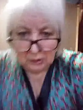 Snapshot of Alexia64231 chatting on November 21, 4:44 am Alexia64231 online show from November 21, 4:44 am