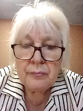 Snapshot of Alexia64231 chatting on November 30, 2:07 pm Alexia64231 online show from November 30, 2:07 pm