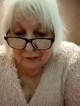 Snapshot of Alexia64231 chatting on November 27, 12:27 pm Alexia64231 online show from November 27, 12:27 pm