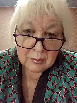 Snapshot of Alexia64231 chatting on November 29, 1:06 am Alexia64231 online show from November 29, 1:06 am