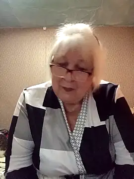 Snapshot of Alexia64231 chatting on October 25, 6:01 am Alexia64231 online show from October 25, 6:01 am