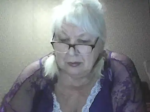 Alexia64231 online show from May 26, 12:53 am