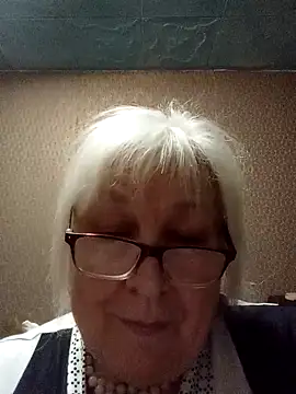 Snapshot of Alexia64231 chatting on November 18, 7:22 am Alexia64231 online show from November 18, 7:22 am