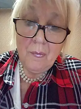 Snapshot of Alexia64231 chatting on November 5, 3:48 pm Alexia64231 online show from November 5, 3:48 pm