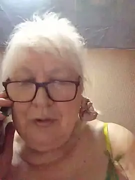 Snapshot of Alexia64231 chatting on June 12, 4:32 am Alexia64231 online show from June 12, 4:32 am