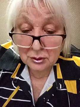 Snapshot of Alexia64231 chatting on November 23, 2:49 pm Alexia64231 online show from November 23, 2:49 pm