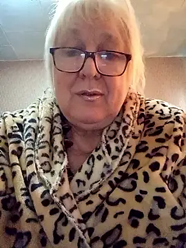 Snapshot of Alexia64231 chatting on October 28, 7:29 am Alexia64231 online show from October 28, 7:29 am