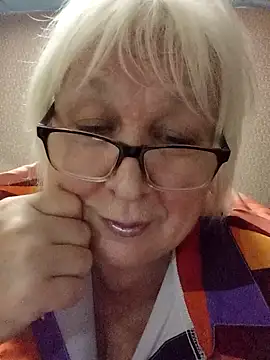 Snapshot of Alexia64231 chatting on November 24, 3:56 pm Alexia64231 online show from November 24, 3:56 pm