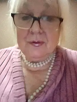 Snapshot of Alexia64231 chatting on November 6, 4:11 pm Alexia64231 online show from November 6, 4:11 pm