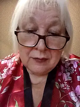 Snapshot of Alexia64231 chatting on November 28, 12:33 am Alexia64231 online show from November 28, 12:33 am