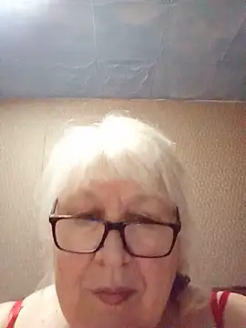 Snapshot of Alexia64231 chatting on June 11, 4:26 pm Alexia64231 online show from June 11, 4:26 pm
