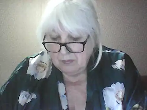 Alexia64231 online show from April 21, 2:56 pm