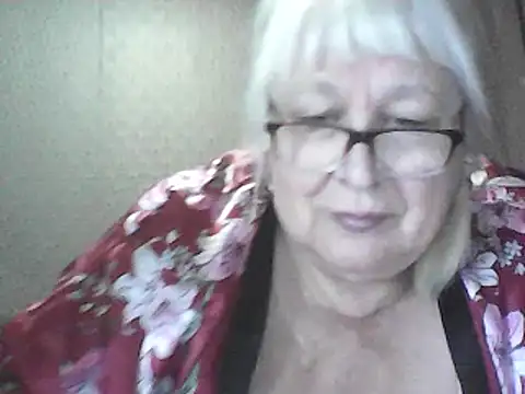 Alexia64231 online show from June 1, 12:49 pm