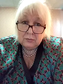 Snapshot of Alexia64231 chatting on October 29, 7:40 am Alexia64231 online show from October 29, 7:40 am