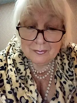 Snapshot of Alexia64231 chatting on November 3, 5:12 am Alexia64231 online show from November 3, 5:12 am