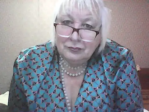 Snapshot of Alexia64231 chatting on October 24, 2:43 am Alexia64231 online show from October 24, 2:43 am