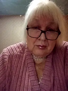 Snapshot of Alexia64231 chatting on October 28, 7:35 pm Alexia64231 online show from October 28, 7:35 pm