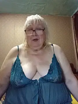 Snapshot of Alexia64231 chatting on June 25, 3:15 am Alexia64231 online show from June 25, 3:15 am