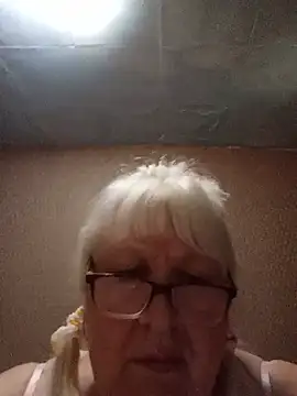 Snapshot of Alexia64231 chatting on June 27, 11:05 am Alexia64231 online show from June 27, 11:05 am