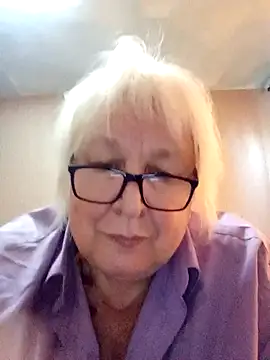 Snapshot of Alexia64231 chatting on October 26, 6:36 am Alexia64231 online show from October 26, 6:36 am