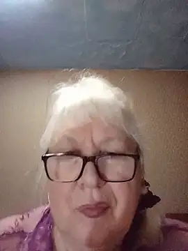 Snapshot of Alexia64231 chatting on June 12, 9:12 pm Alexia64231 online show from June 12, 9:12 pm