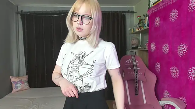 Snapshot of godlikegirlyy chatting on September 16, 11:55 am godlikegirlyy online show from September 16, 11:55 am