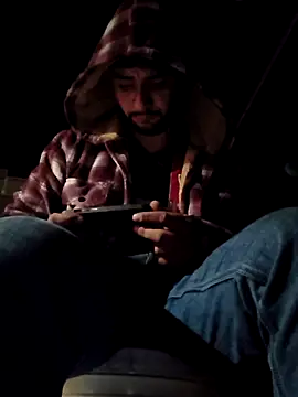 Julians26ne online show from April 18, 1:57 pm