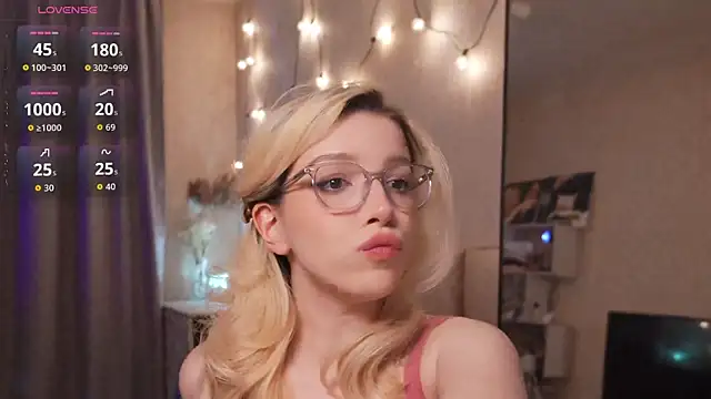 peachii meow online show from April 23, 5:58 pm