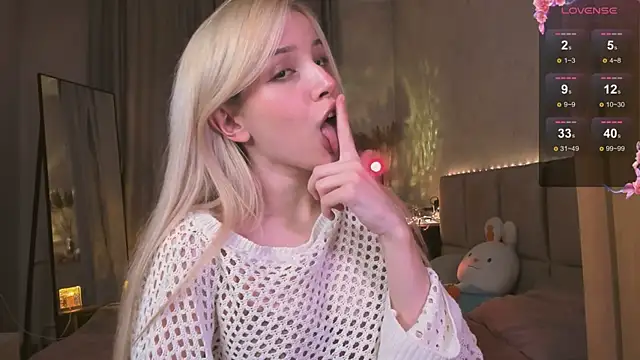 peachii meow online show from September 10, 1:43 pm
