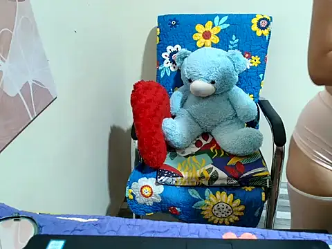 Snapshot of Sweet_jinns69 chatting on June 12, 12:36 pm Sweet jinns69 online show from June 12, 12:36 pm