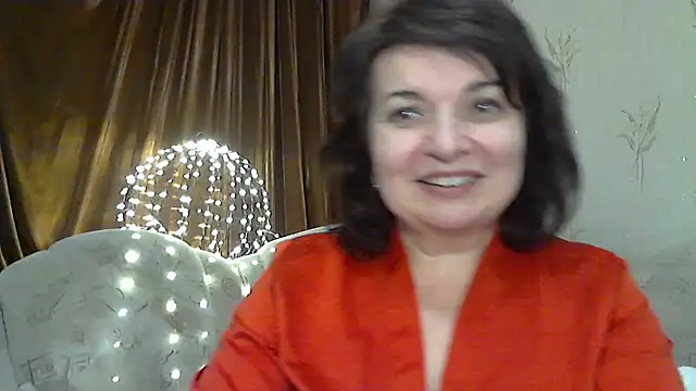 Snapshot of LedyNika chatting on February 5, 8:04 pm LedyNika online show from February 5, 8:04 pm