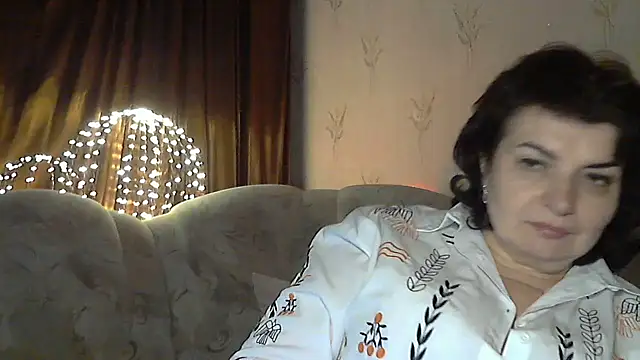 Snapshot of LedyNika chatting on November 28, 8:31 pm LedyNika online show from November 28, 8:31 pm