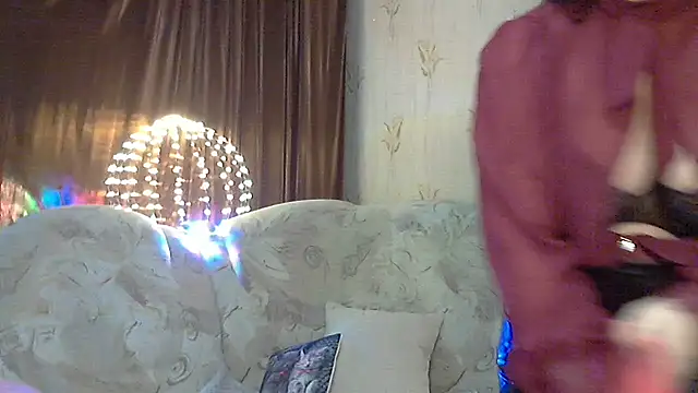 Snapshot of LedyNika chatting on October 28, 7:02 pm LedyNika online show from October 28, 7:02 pm