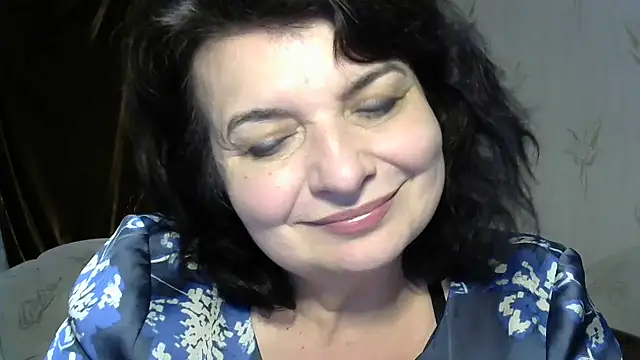 Snapshot of LedyNika chatting on April 5, 6:03 pm LedyNika online show from April 5, 6:03 pm