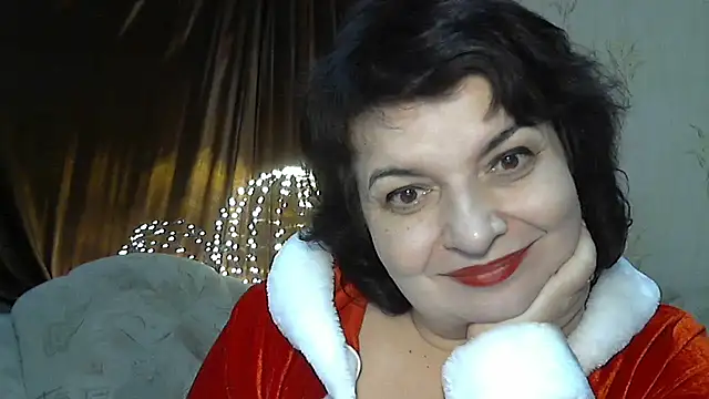 Snapshot of LedyNika chatting on December 2, 6:42 pm LedyNika online show from December 2, 6:42 pm