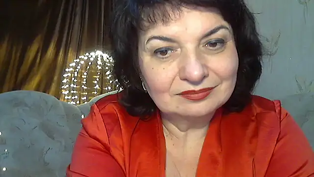 Snapshot of LedyNika chatting on January 5, 8:23 pm LedyNika online show from January 5, 8:23 pm